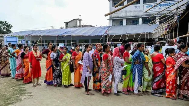బెంగాల్ రీపోలింగ్.. 90 శాతం పోలింగ్ నమోదు
