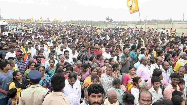 భోగాపురం ఎయిర్‌పోర్ట్ ప్రారంభోత్సవానికి తరలివచ్చిన ప్రజలు