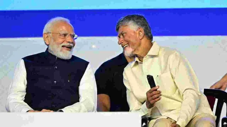 భోగాపురం ఎయిర్‌పోర్ట్ ప్రారంభం.. మోదీకి పొందూరు ఖాదీ, బొబ్బిలి వీణతో సత్కారం