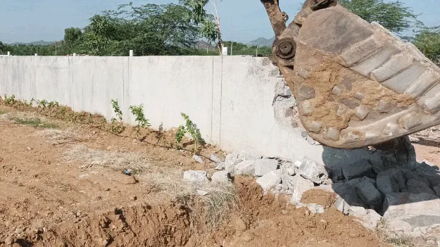భూమన ఆక్రమిత భూమికి విముక్తి 