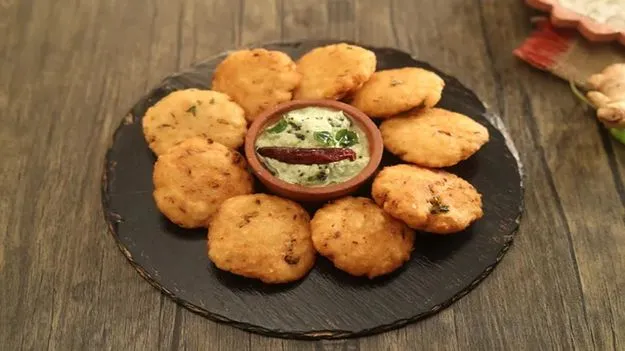 పోహా వడ.. తయారు చేసుకోండిలా..