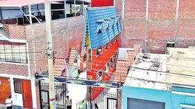 ఇరుకైన ఇల్లంటే ఇదే...