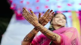 ఆషాఢ వేళ... మెహందీ కళ!