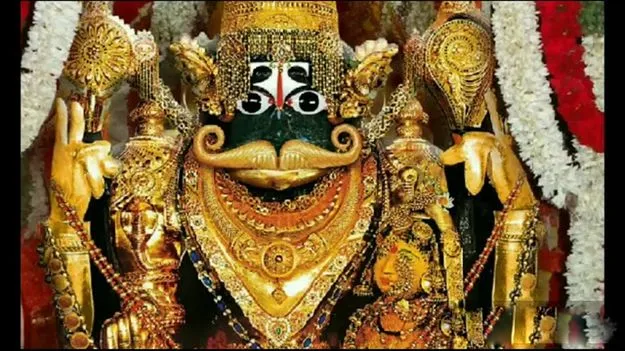 గుట్టపై గుహలో కొలువైన నారసింహుడు