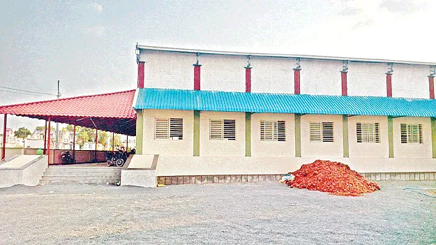 మాట నిలబెట్టుకున్న మంత్రి