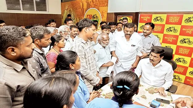 నిర్లక్ష్యం వహిస్తే చర్యలు 