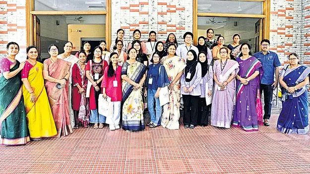 Bridge course: భారతీయ సంస్కృతిపై విదేశీయులకు బ్రిడ్జి కోర్సు