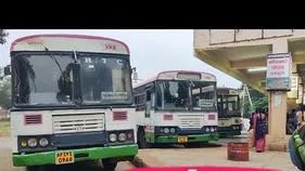 వికారాబాద్‌ డిపోలో నిలిచిన అద్దె బస్సులు