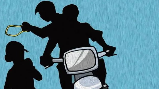 హైదరాబాద్‌లో రెచ్చిపోయిన చైన్‌స్నాచర్లు..