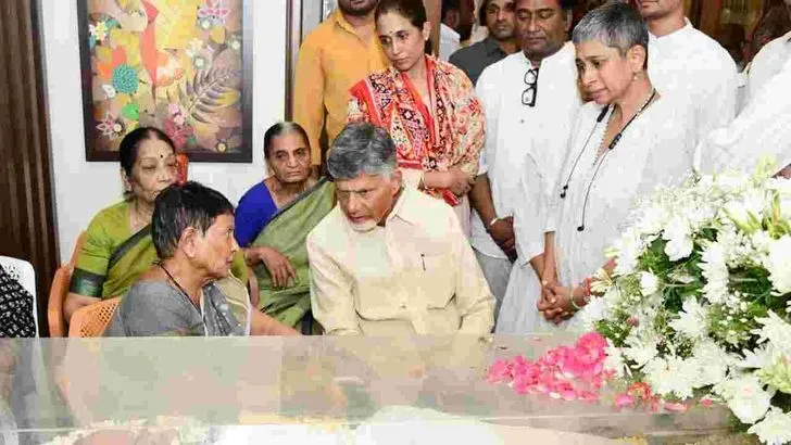 జీఎన్ నాయుడు పార్థివ దేహానికి సీఎం చంద్రబాబు, లోకేశ్ నివాళులు