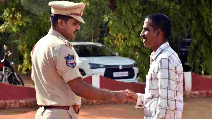 చర్లపల్లి జైలు నుంచి 91 మంది ఖైదీల విడుదల