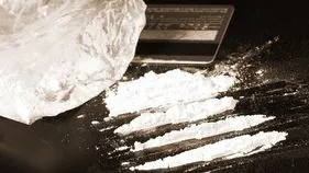 చదువు వదిలేసి డ్రగ్స్‌ దందా