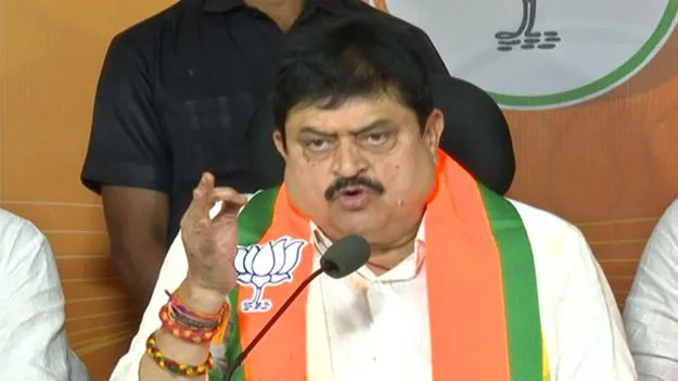 ఆరు గ్యారంటీల అమలుపై నిలదీయండి