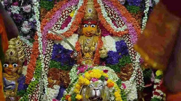 నియమ నిష్ఠలతో అమ్మవారి సేవలో..