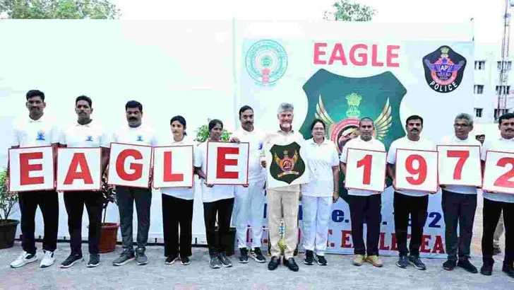 విజయవాడలో యోగా దినోత్సవంలో పాల్గొన్న సీఎం చంద్రబాబు