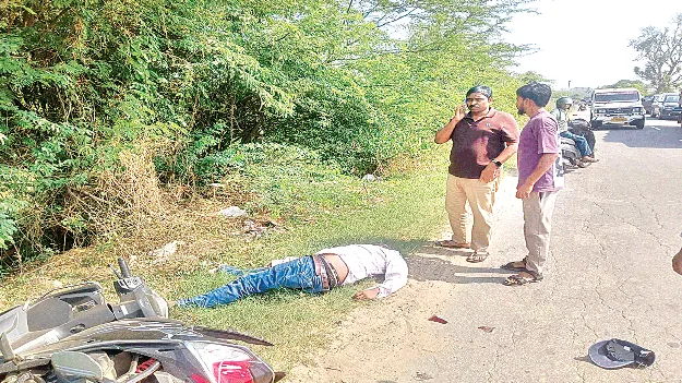 Collector    మానవత్వం చాటుకున్న కలెక్టర్‌