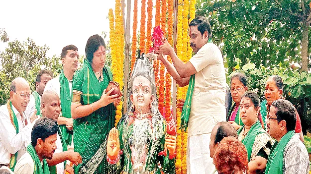 Tribal Festivities ఆదివాసీ సంబరం