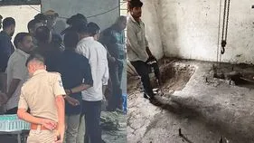 ప్రియుడితో కలిసి భార్య దారుణం.. సైనైడ్‌తో భర్త హత్య..