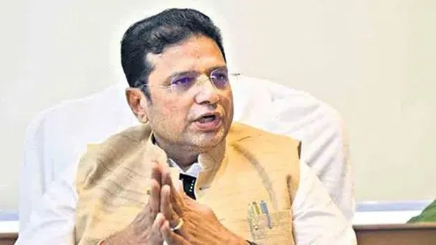 కేటీఆర్‌.. మాపై కోపాన్ని తెలంగాణ ప్రజలపై చూపించొద్దు
