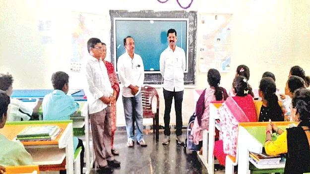  Intermediate Students ఇంటర్‌ విద్యార్థులకు ప్రత్యేక తరగతులు