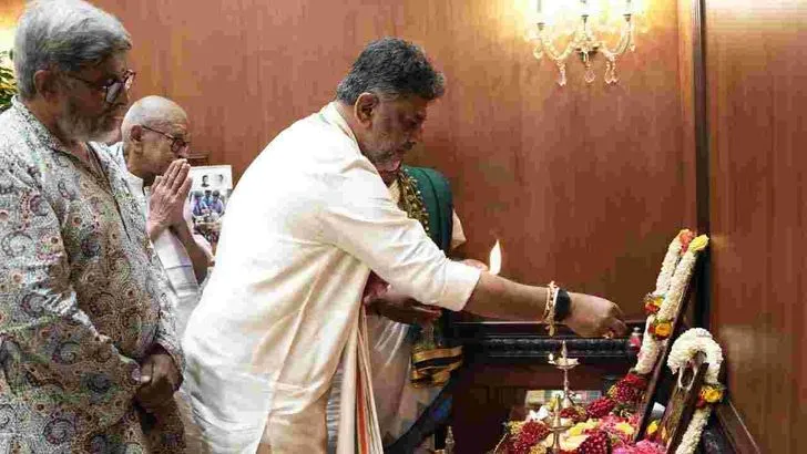 కర్ణాటక సీఎంగా ప్రమాణ స్వీకారం చేసిన డీకే శివకుమార్‌.. హాజరైన ప్రముఖులు