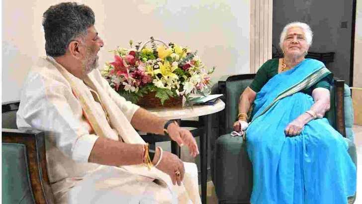 కర్ణాటక సీఎంగా ప్రమాణ స్వీకారం చేసిన డీకే శివకుమార్‌.. హాజరైన ప్రముఖులు