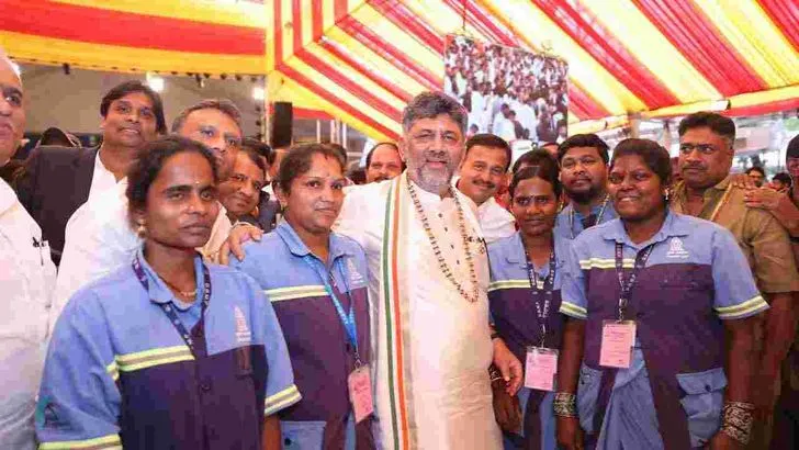 కర్ణాటక సీఎంగా ప్రమాణ స్వీకారం చేసిన డీకే శివకుమార్‌.. హాజరైన ప్రముఖులు
