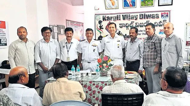 Ex-servicemen: మాజీ సైనికుల సమస్యలకు పరిష్కారం