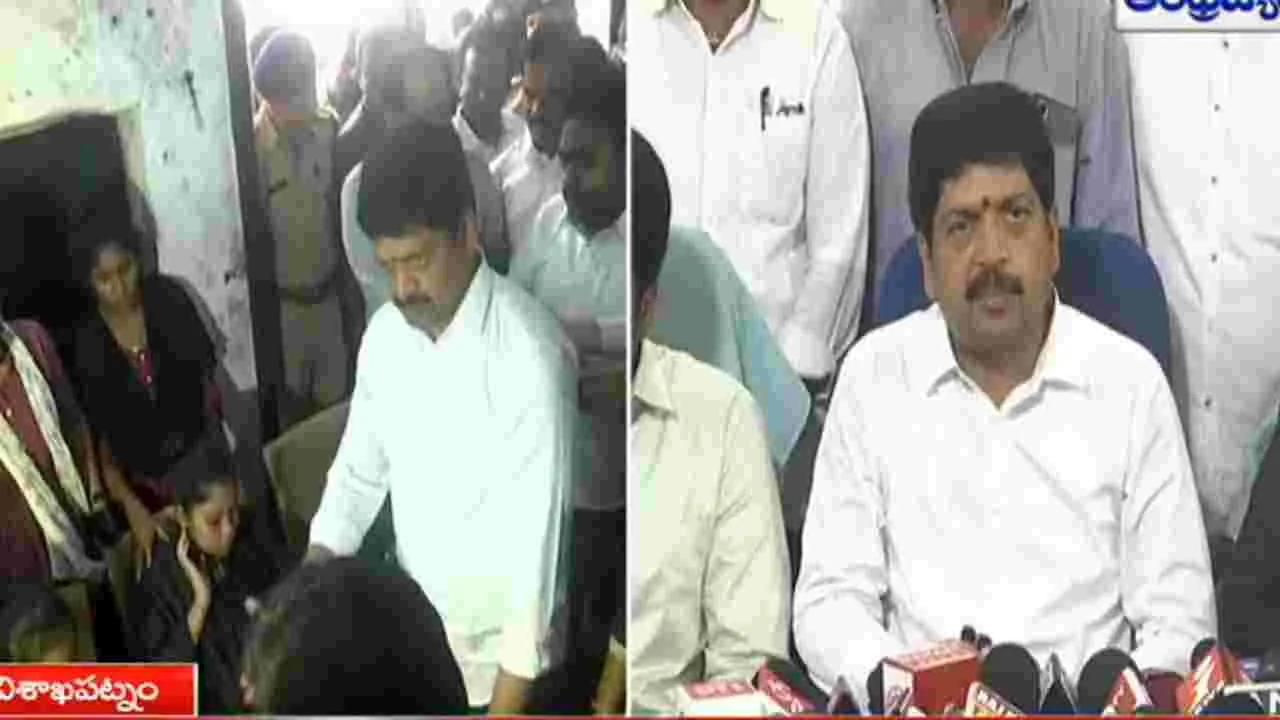 గల్లంతైన మత్స్యకారుల కుటుంబాలకు రూ.10 లక్షల పరిహారం