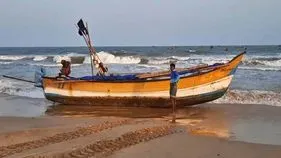 వేటకు వెళ్లి 21 రోజులు.. తిరిగిరాని కోనసీమ జిల్లా ఏడుగురు మత్స్యకారులు