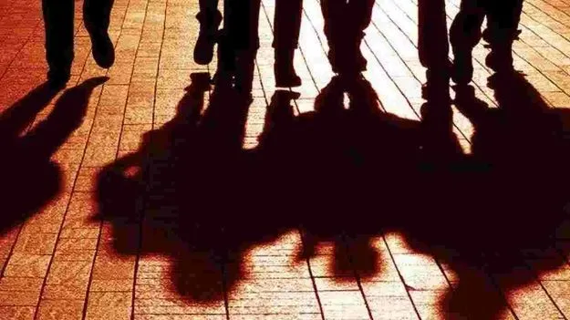 జహూర్‌ ఇక్బాల్ గ్యాంగ్ ఘాతుకం.. యువకుడి కిడ్నాప్.. కర్రలతో దాడి