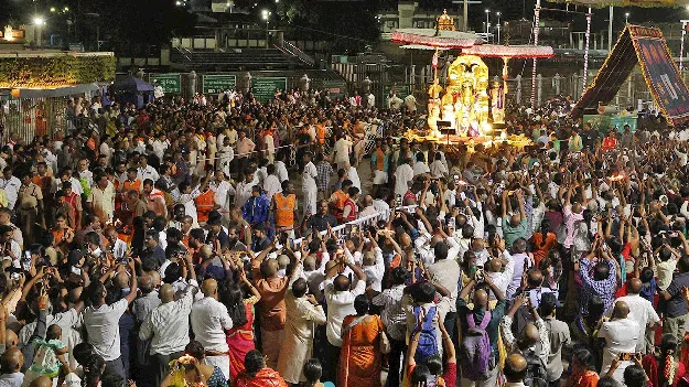 కనువిందుగా గరుడసేవ