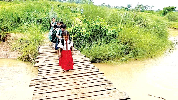   Stick Bridge.. ఒకరికొకరు పట్టుకుని .. కర్రల వంతెన దాటుకుని..