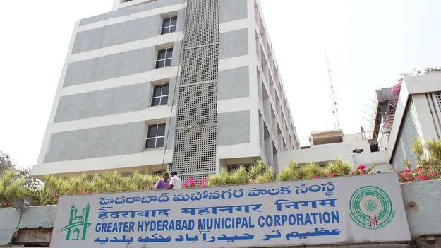 బడంగ్పేట్ అవినీతి కేసు.. 10 మంది అధికారులపై వేటు