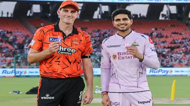 లావెండర్ జెర్సీల్లో గుజరాత్ టైటాన్స్ ఆటగాళ్లు.. ఎందుకు ధరించారంటే..