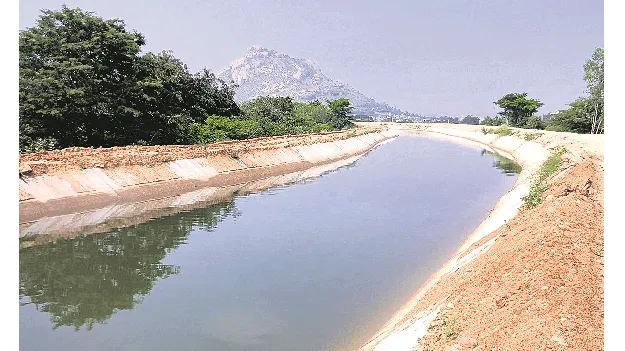 నేడో రేపో ఆగనున్న హంద్రీ నీవా నీళ్లు 