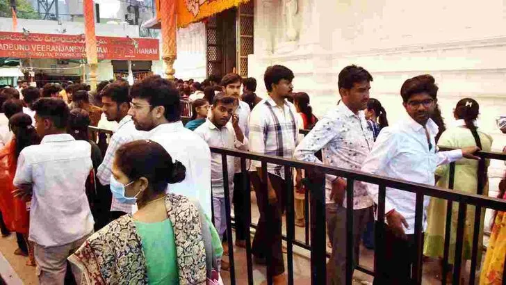 సికింద్రాబాద్‌లో హనుమాన్ జయంతి వేడుకలు.. భక్తులతో ఆలయాలు