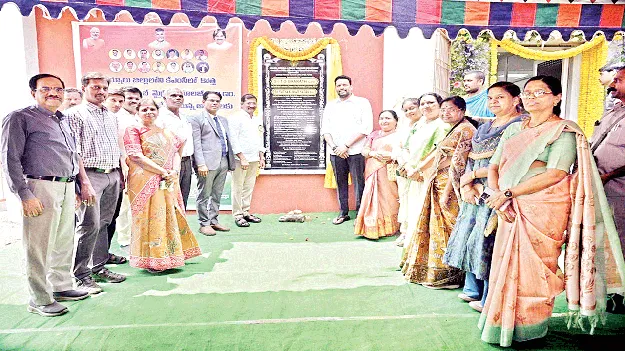 ఆధునిక వైద్యం ప్రభుత్వ ధ్యేయం