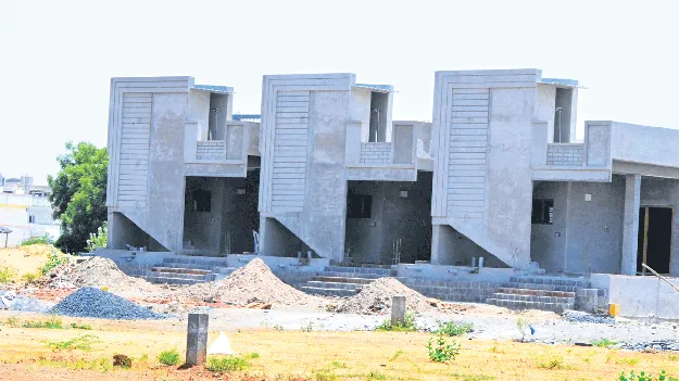 భూ అక్రమార్కులపై వేటుకు రంగం సిద్ధం