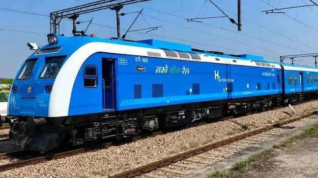 త్వరలో పట్టాలెక్కనున్న తొలి హైడ్రోజన్ రైలు..