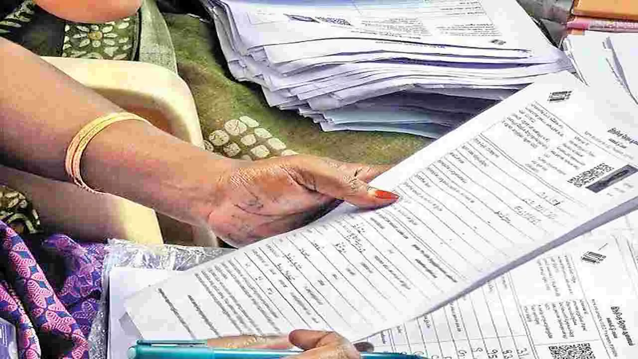 కోడళ్లకు అత్తింట సర్‌ చిక్కులు