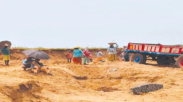 Sand Mafia...  ఇసుక దందా..  ఇసుమంతైనా కనిపించదా?