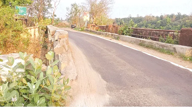  Collapses? కూలితేగానీ పట్టించుకోరా?    