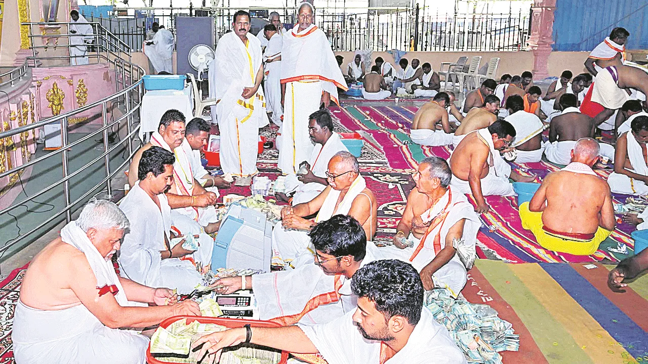 వరసిద్ధుడి హుండీ ఆదాయం రూ.1.41 కోట్లు