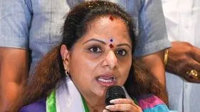 చరిత్ర తెలుసుకున్న వాళ్లే భవిష్యత్తును నిర్మించగలరు: కవిత