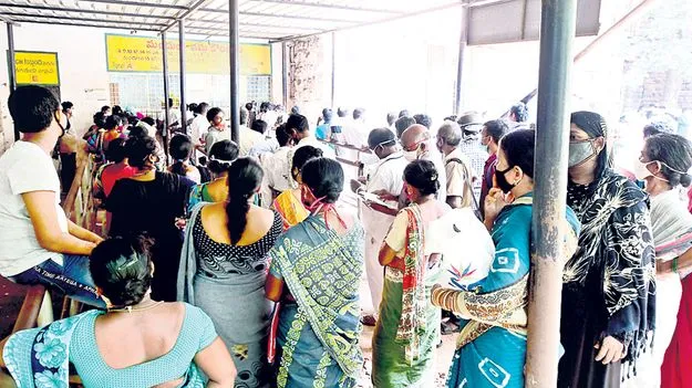 ఫార్మసీపై పెత్తనం!