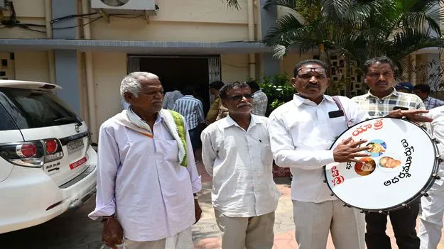 ‘ప్రజావాణి’.. పట్టించుకునే వారేరీ..