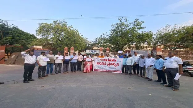 సమస్యలను వెంటనే పరిష్కరించాలి