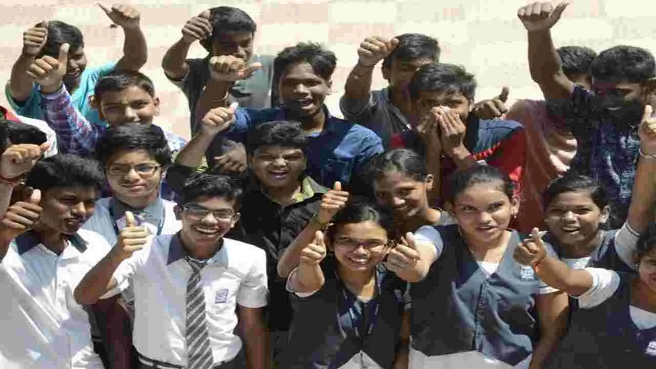 ‘పది’లో 98.57 శాతం ఉత్తీర్ణత...