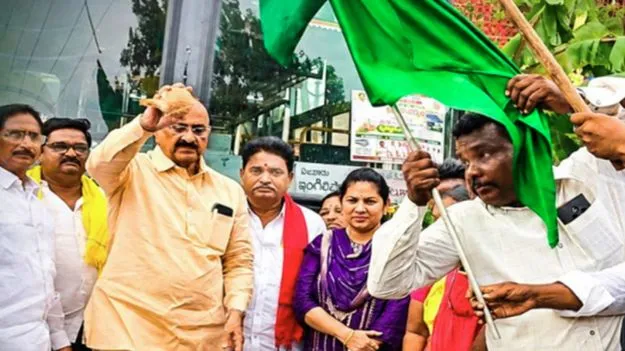 40 ఏళ్ల కల సాకారం.. కొల్లేరు లంక గ్రామాలకు ఆర్టీసీ బస్సు సౌకర్యం